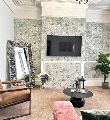 Leyton Casa | Luxe 4BR Retreat