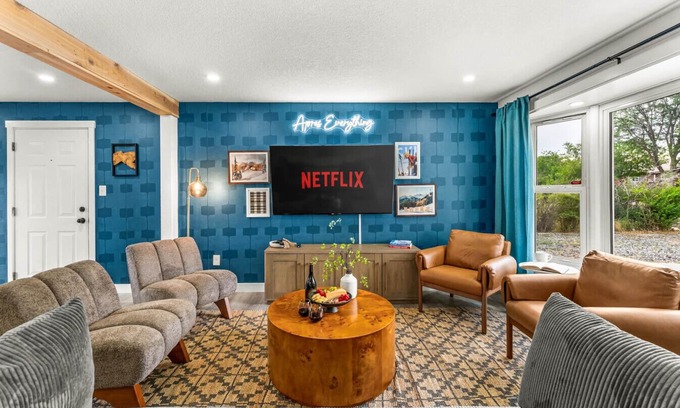 Highlands Casa | Luxe 5BR Hot Tub Theater Bocce Game Room Pets