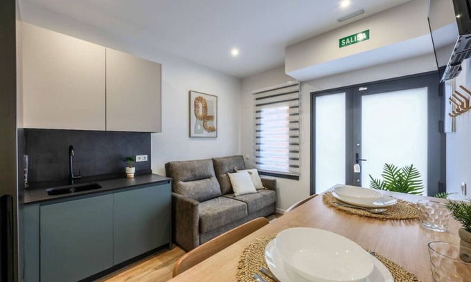 Las Acacias Apartamento | Luxe apartments Madrid Rio by RentitUP