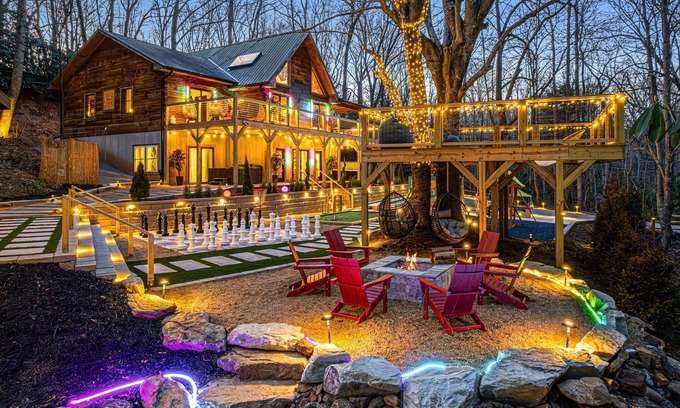 Black Mountain Cabina | Luxe Artisan Resort-Asheville's Ultimate Getaway!