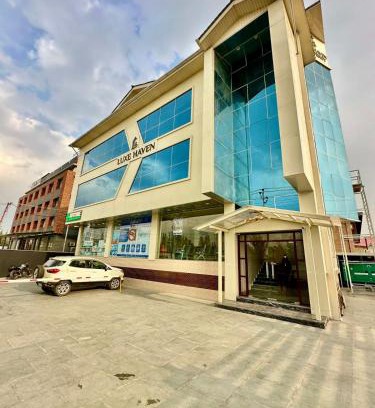 Srinagar Hotel | Luxe Haven Residency