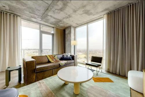 Rainey Street Historic District Casa | Luxe High Rise off of Rainey St
