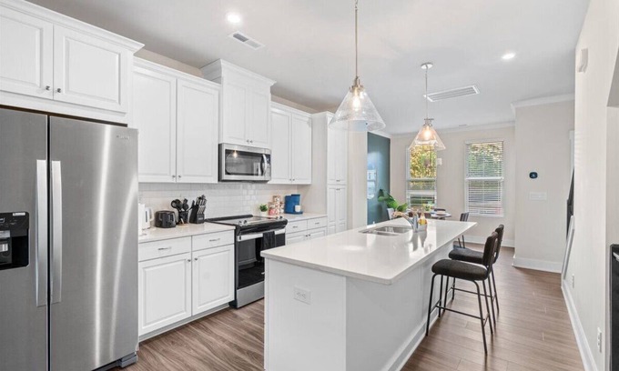 Charlotte Casa | Luxe King 3BR Townhouse in Uptown CLT
