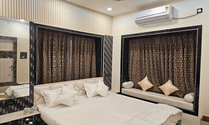 New Town Hotel | LUXE LAGOON