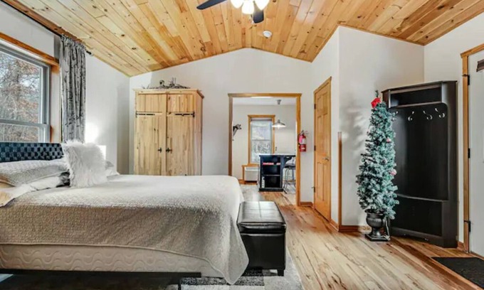 New Lisbon Cabina | LUXE - New Lisbon Cabin