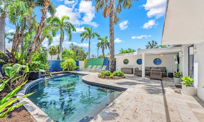 Ringling Estates Casa | Luxe Oasis | Private Pool, In St Armands Circle, Near Lido Key Beach!