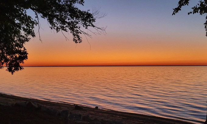 Door County Cabaña | Luxemburg Beachfront Cottage – 120ft Private Beach