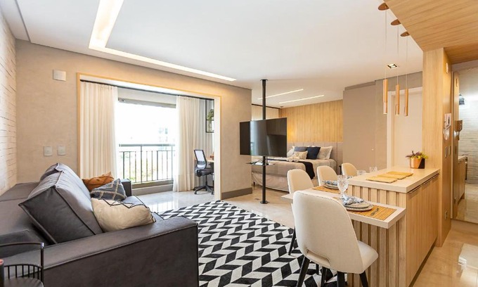 Batel Apartamento | Luxuoso Apt Batel - 4 Minutos do Shopping Pátio Batel c/Garagem, Piscina, Sauna e Academia