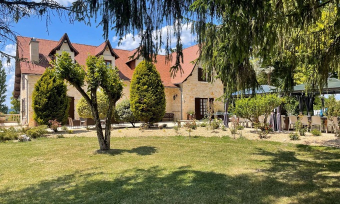 Nanteuil-de-Bourzac Casa | La Coutancie Alquiler de vacaciones de lujo 9 habitaciones Capacidad de hasta 20 cómodas