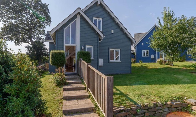 St Austell Casa | Luxurious 3 Bedroom New England Style Villa - Trewhiddle V7