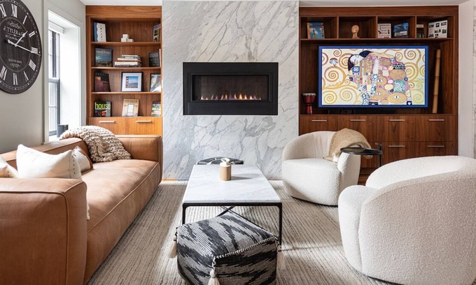 Columbus Casa | Luxurious and Spacious Townhome Walking distance to Back Bay, The Common, & more