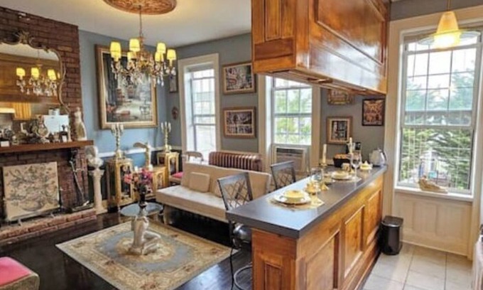 Queens Casa | Luxurious Apartment at Colonial Townhouse