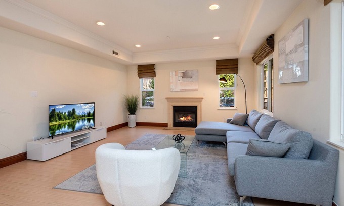 The Flats Apartamento | Luxurious Apt: Your Private Gem in LA!