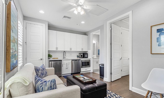 SoHo Apartamento | Luxurious Condo Near Bayshore Blvd/Free Parking/WIFI