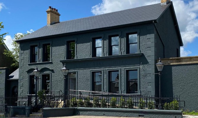 Stewartstown Casa | Luxurious Converted Old Victorian Bank Building