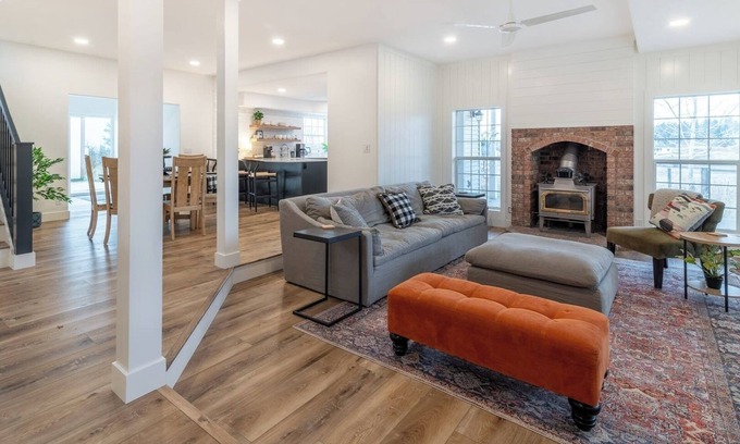 Hayden Casa | Luxurious Farmhouse on Acreage! Near Silverwood
