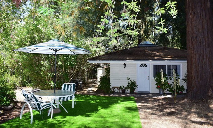 Saratoga Cabaña | Luxurious Guesthouse Cottage in Saratoga- Upscale area.