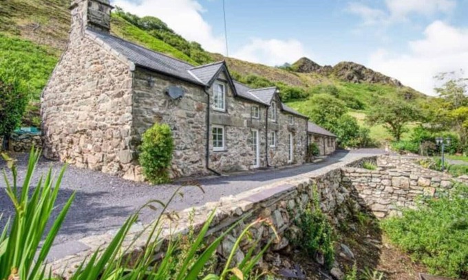 Snowdonia National Park Area Cabaña | Luxurious Holiday Retreat in Snowdonia sleeps upto 10