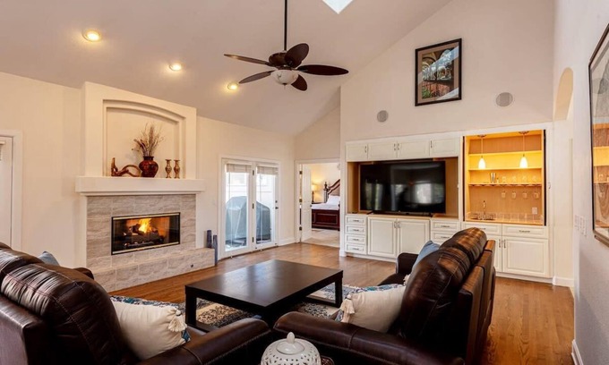 Arapahoe Ridge Casa | Luxurious High End 4BR Boulder Retreat