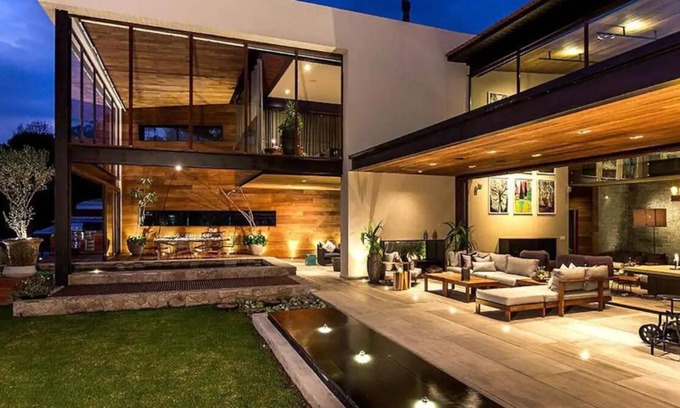 Centro Casa | Lujosa casa con extraordinaria vista del lago