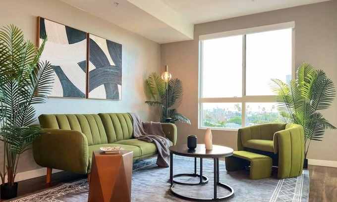 Beverly Hills Apartamento | Luxurious Mid-Hollywood (City View+Free Parking) 10min to Universal Studios