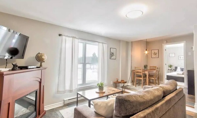 Downtown Gatineau Casa | Luxurious one bedroom riverfront unit 10 min drive from downtown Ottawa