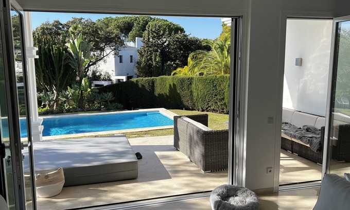 Urbanización Hacienda las Chapas Villa | Luxurious sea view villa for 6 people, 1km from the beach