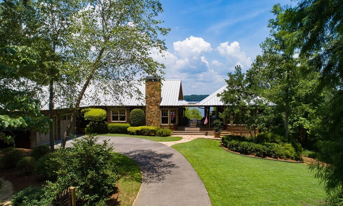 Crane Hill Casa | Luxurious Smith Lake home, "SKY CABIN", situated on 8 ACRES with amazing views!