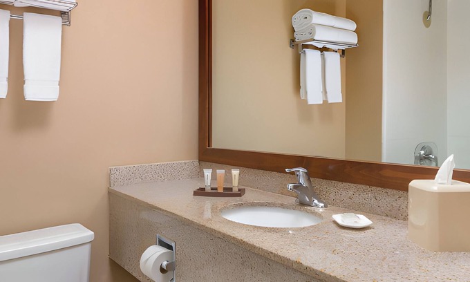 Palm Springs Apartamento | Luxurious Studio Resort near Coachella Festival