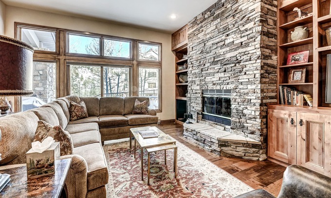Highlands Townhomes Villa | Lujosa y verdadera casa de campo en las montañas de Ski-In / Ski-Out en Beaver Creek Village