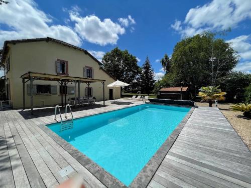Cazaubon Villa | Luxurious Villa in Cazaubon with Swimming Pool