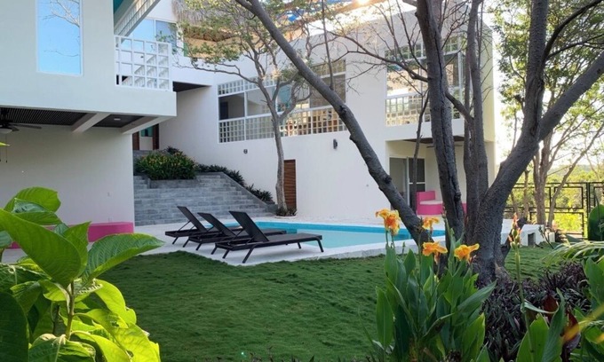 Salchi Casa | Villa Lux Playa Oaxaca - villa de lujo con piscina privada.