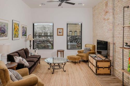 Neenah Apartamento | Luxury 1 Bedroom Downtown Neenah Flat