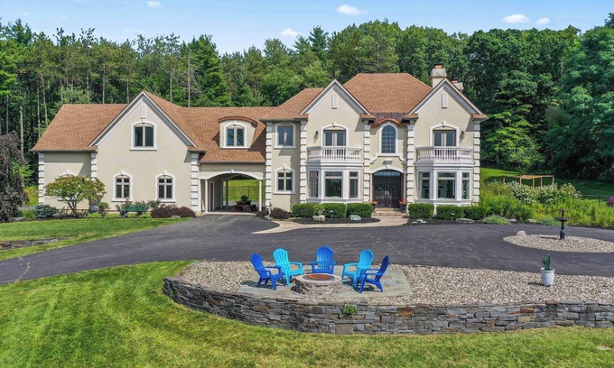 Town of Schodack Casa | Luxury 134-Acre Retreat 4 Homes Pool Pond