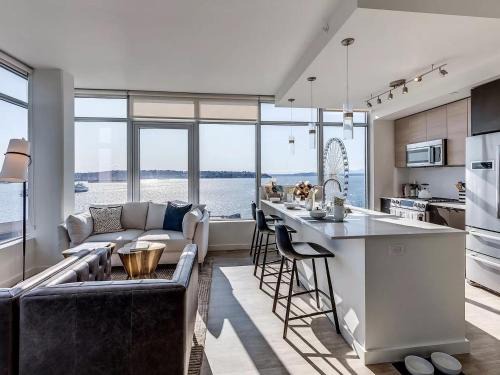 Downtown Seattle Apartamento | Luxury 1Bedroom 1bath Ferris wheel Water Views