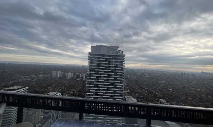 Mount Pleasant West Apartamento | Luxury 2 bed 2 bath in 50th floor midtown Toronto,