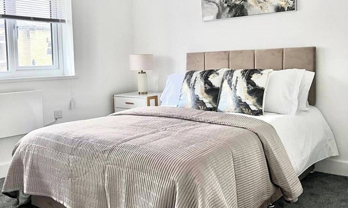 Ainley Top Apartamento | Luxury 2-Bed Apartment Lindley Huddersfield