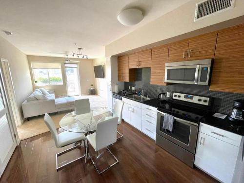 Greater Wilshire - Hancock Park Apartamento | Luxury 2 Bedroom 2 Bathroom With Fitness Center and Pool