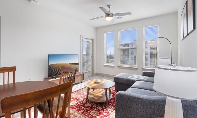 Stony Ridge North Apartamento | Luxury 2BD/2BA Next to Airport 1984