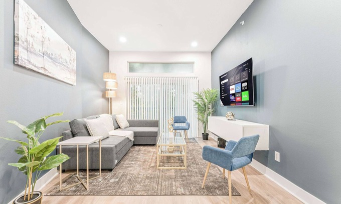 Deep Ellum Apartamento | Luxury 2BD | DT Deep Ellum | 4 Beds | Free Parking