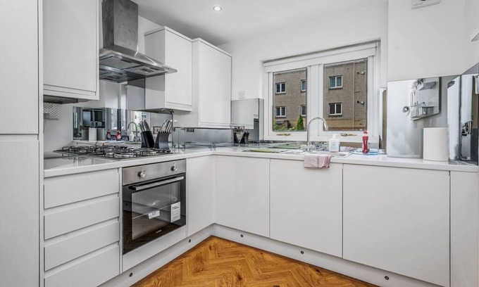 Haymarket Apartamento | Luxury 2bed 2bath-ground Floor-free Parking