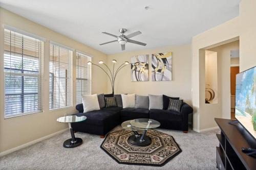 Orange Apartamento | Luxury 2BR/2BA! 5 MIN to Disney!