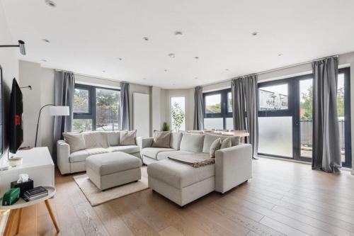 Livesey Apartamento | Luxury 2BR Apt with Terrace, Close to London Bridge - Perfect for Long Stays
