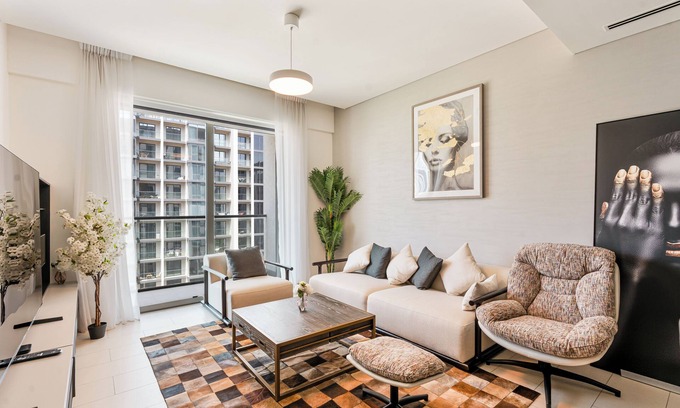 Nad Al Sheba Apartamento | Luxury 2BR with Stunning Amenities