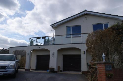 St. Michaels Cama Y Desayuno | Luxury 3 bedded room with sea peeps and parking