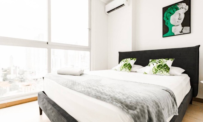 Tumba Vieja Apartamento | Luxury 3 Bedroom Cityview apt parkingandbalcony