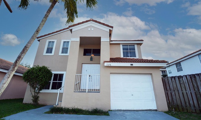 Margate Casa | Luxury 3BDR + Pool