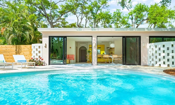 Central Beach Casa | Luxury 3BR, 3BA w/heated saltwater pool–10min walk to Beach, Shops, Restaurants!