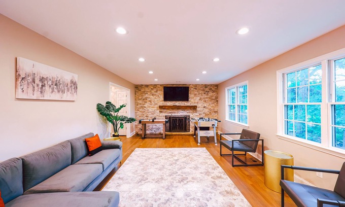 Annandale Casa | Luxury 4-6 Bedroom House with Movie Theater