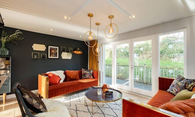 St Austell Villa | Luxury 4 bed detached villa, minimum 3 bathrooms, large open plan lounge/kitchen/dining area.